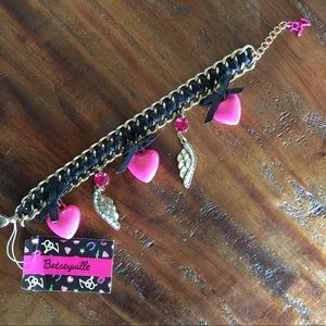 SOLD 💗Betseyville💗 Valentines Day charm bracelet